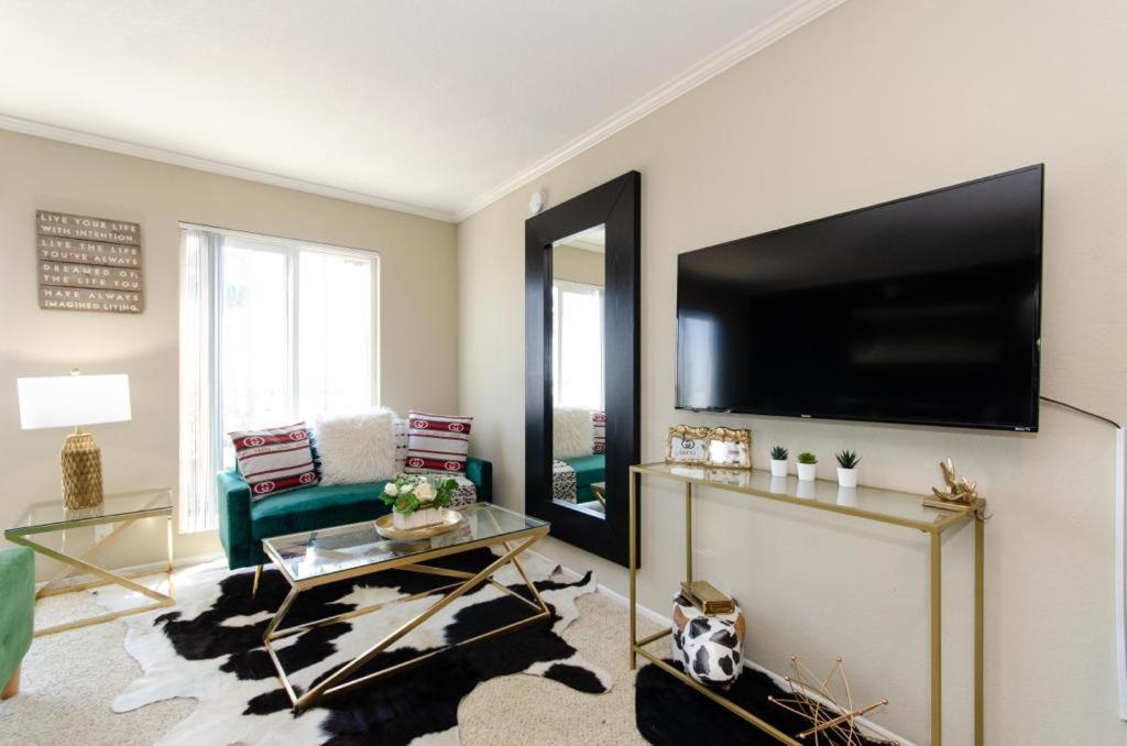 Gucci Mickey And Maxico Lofts Free Parking And Wifi Leilighet Los Angeles Eksteriør bilde